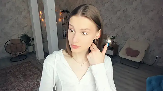 LianneBynon online show from 06-01-26, 08:27