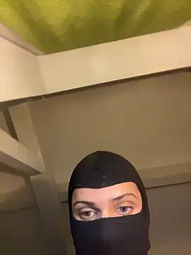 Snapshot of HelinHot chatting on 03-05-26, 06:04 HelinHot online show from 03-05-26, 06:04