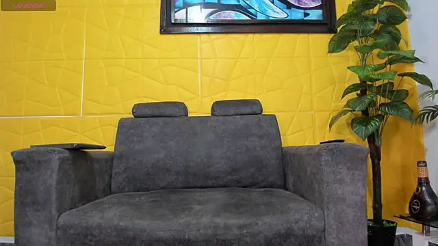 Snapshot of williamparra55 chatting on 03-11-26, 01:06 williamparra55 online show from 03-11-26, 01:06