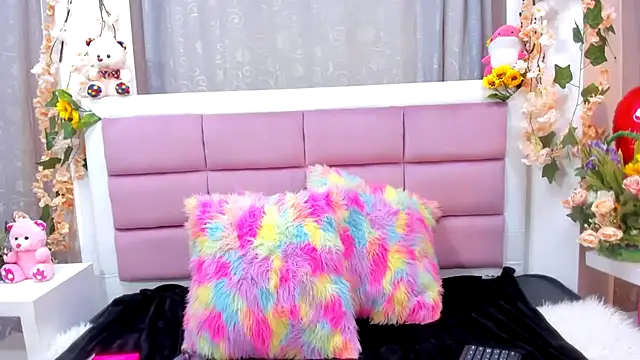 Snapshot of Keiry_Paloma chatting on 02-19-26, 01:40 Keiry Paloma online show from 02-19-26, 01:40