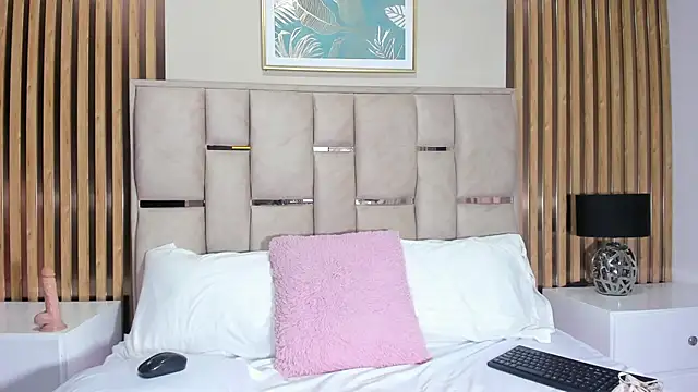 emma evanss   online show from 03-11-26, 11:38