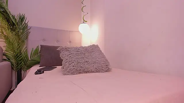 Bonnie andclyde online show from 04-28-26, 02:27