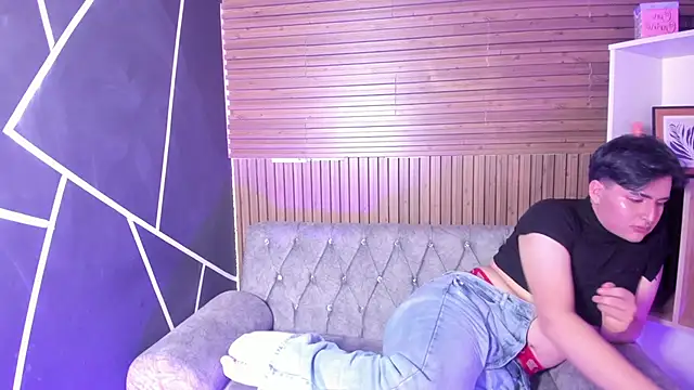 noahWolff  online show from 02-12-26, 05:13