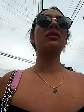 Snapshot of cynliu chatting on 05-07-26, 10:26 cynliu online show from 05-07-26, 10:26