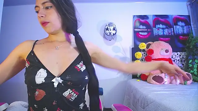 Snapshot of lika_little0 chatting on 05-17-26, 11:45 lika little0 online show from 05-17-26, 11:45