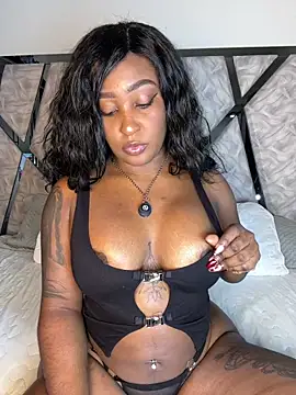 Snapshot of Denise_wolfe21 chatting on 02-21-26, 04:52 Denise wolfe21 online show from 02-21-26, 04:52