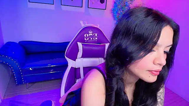 Snapshot of Maddie_T18 chatting on 05-21-26, 11:28 Maddie T18 online show from 05-21-26, 11:28