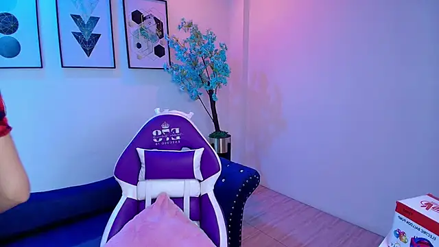 Snapshot of Maddie_T18 chatting on 05-28-26, 11:29 Maddie T18 online show from 05-28-26, 11:29