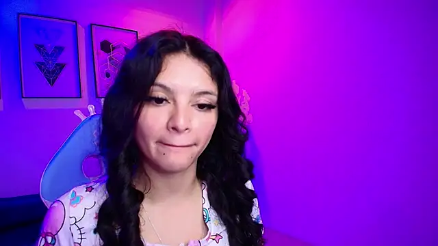 Snapshot of Maddie_T18 chatting on 06-08-26, 11:32 Maddie T18 online show from 06-08-26, 11:32