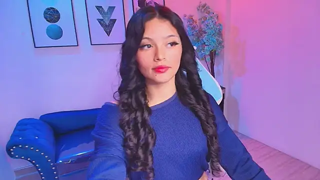 Snapshot of Maddie_T18 chatting on 06-12-26, 11:31 Maddie T18 online show from 06-12-26, 11:31