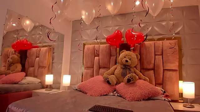 Paris Velvet online show from 02-13-26, 10:39