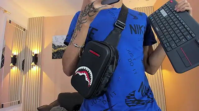 DesiresOfOlympus  online show from 04-09-26, 07:19