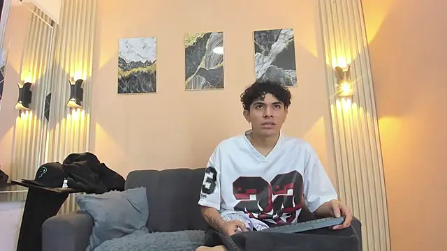 DesiresOfOlympus  online show from 04-23-26, 08:55