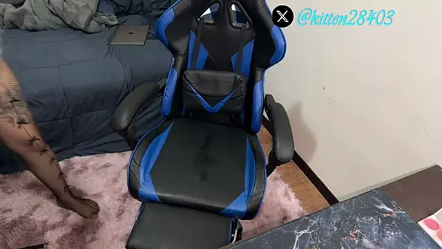 Snapshot of Ales_Kitten_Live chatting on 03-24-26, 10:37 Ales Kitten Live online show from 03-24-26, 10:37