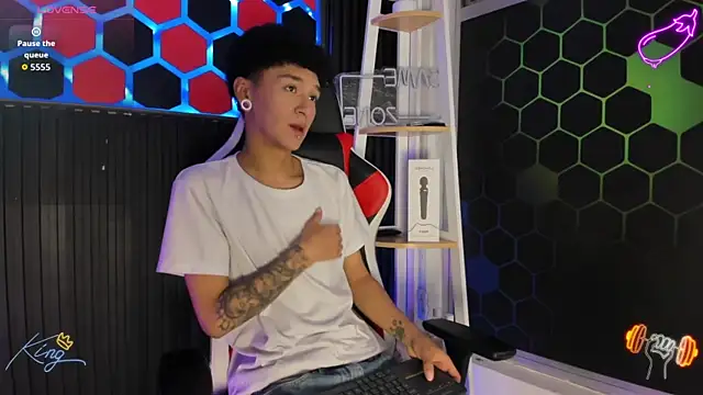 David Banks  online show from 04-22-26, 01:01