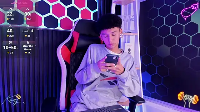 David Banks  online show from 04-25-26, 01:41