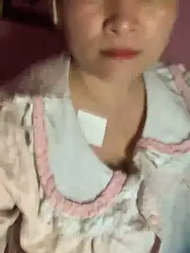 Snapshot of Star-sweet01 chatting on 03-12-26, 12:11 Star-sweet01 online show from 03-12-26, 12:11