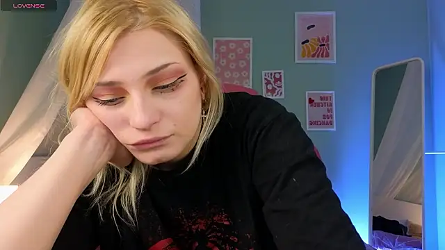 AvaSun online show from 03-11-26, 01:11