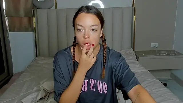 stellaa quenn online show from 04-20-26, 12:13