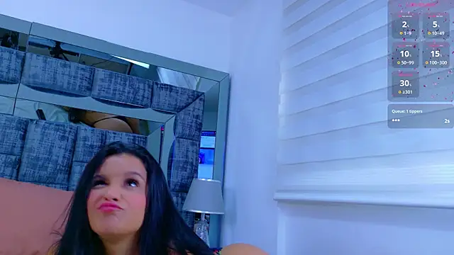 Samantha Mont online show from 04-30-26, 03:18