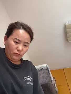 Snapshot of Youyou_12 chatting on 05-22-26, 07:37 Youyou 12 online show from 05-22-26, 07:37
