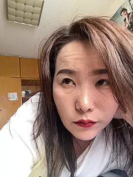 Snapshot of Youyou_12 chatting on 06-04-26, 12:49 Youyou 12 online show from 06-04-26, 12:49