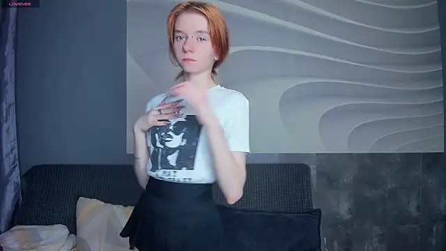 TarynPalek online show from 04-25-26, 07:11