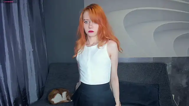 Snapshot of TarynPalek chatting on 05-27-26, 07:27 TarynPalek online show from 05-27-26, 07:27