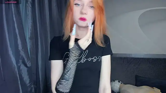 Snapshot of TarynPalek chatting on 06-18-26, 07:41 TarynPalek online show from 06-18-26, 07:41