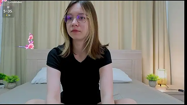 alorenna online show from 02-12-26, 06:19