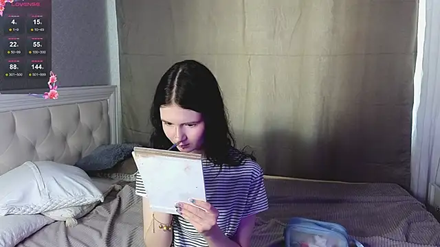 Glow hollow online show from 02-22-26, 04:02