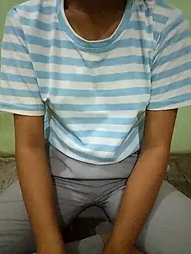 Snapshot of Dreem_love chatting on 04-16-26, 01:56 Dreem love online show from 04-16-26, 01:56