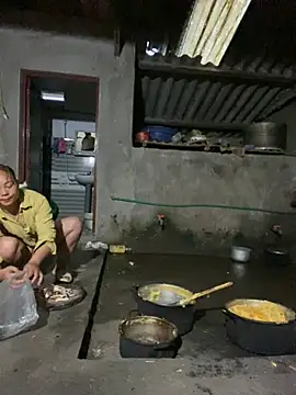 Snapshot of neyney110 chatting on 03-07-26, 11:24 neyney110 online show from 03-07-26, 11:24