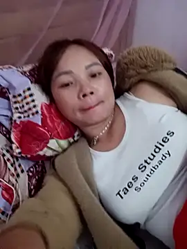 Snapshot of neyney110 chatting on 03-09-26, 02:15 neyney110 online show from 03-09-26, 02:15