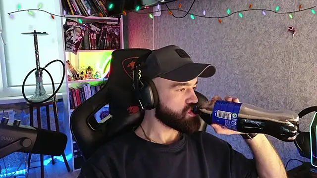 Snapshot of _Mostly_ chatting on 02-14-26, 05:48 Mostly online show from 02-14-26, 05:48