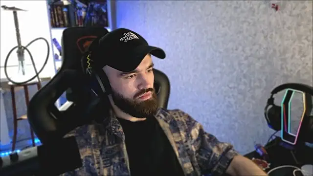 Snapshot of _Mostly_ chatting on 03-02-26, 07:15 Mostly online show from 03-02-26, 07:15