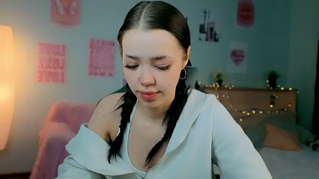 Snapshot of Vexnexe chatting on 02-02-26, 05:06 Vexnexe online show from 02-02-26, 05:06