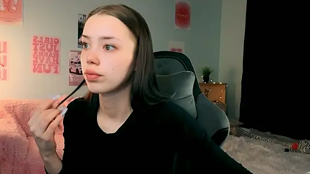 Snapshot of Vexnexe chatting on 02-26-26, 07:35 Vexnexe online show from 02-26-26, 07:35