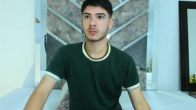 Apolo Gray online show from 02-04-26, 04:29