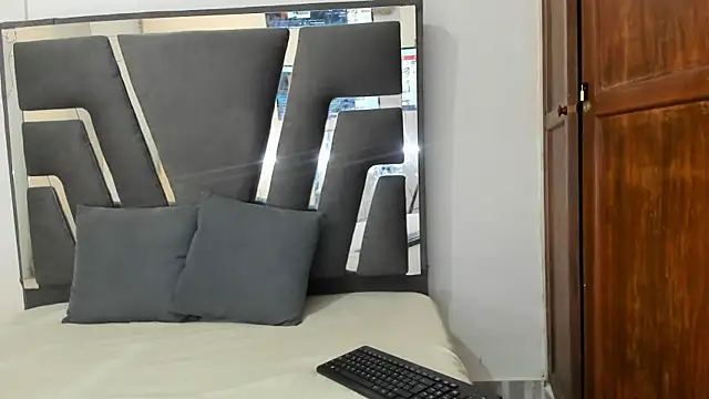 SamanthaHill  online show from 02-07-26, 07:50