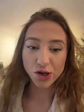 Snapshot of romyxxs chatting on 02-24-26, 10:41 romyxxs online show from 02-24-26, 10:41