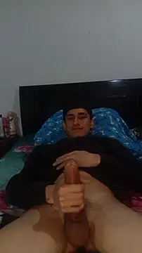 Snapshot of Alexwedcam chatting on 02-21-26, 01:39 Alexwedcam online show from 02-21-26, 01:39