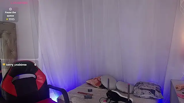 laurasofia45 online show from 04-24-26, 04:09