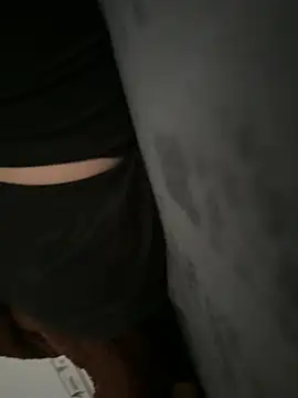 kimoanh102 online show from 04-28-26, 02:38