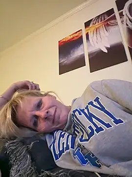 Snapshot of FireAfterDark chatting on 02-19-26, 06:09 FireAfterDark online show from 02-19-26, 06:09