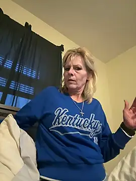 Snapshot of FireAfterDark chatting on 03-03-26, 11:43 FireAfterDark online show from 03-03-26, 11:43