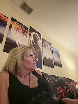 Snapshot of FireAfterDark chatting on 03-10-26, 01:43 FireAfterDark online show from 03-10-26, 01:43