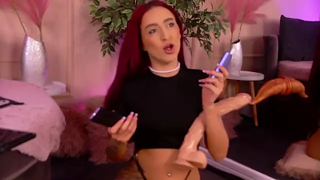 CrystalRedd online show from 02-03-26, 06:22