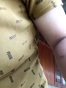 hot-luna- online show from 04-11-26, 07:45