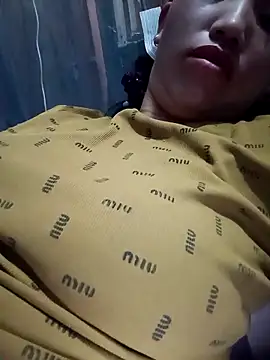 hot-luna- online show from 04-13-26, 10:15